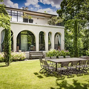 https://bagatelle-gardenhouse.inbudapesthotels.com