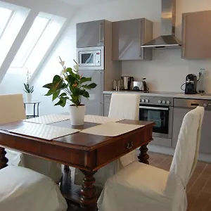 Alga Am Westbahnhof Apartman