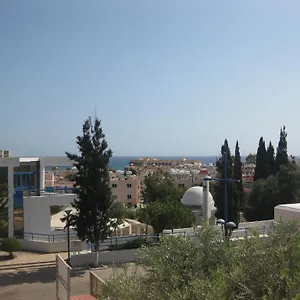 κάντε κράτηση εδώ