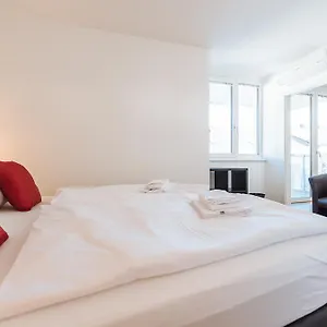Mainstation - 10 Minutes To Citycenter - With Aircondition Apartman