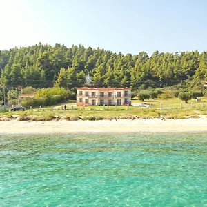 κάντε κράτηση εδώ
